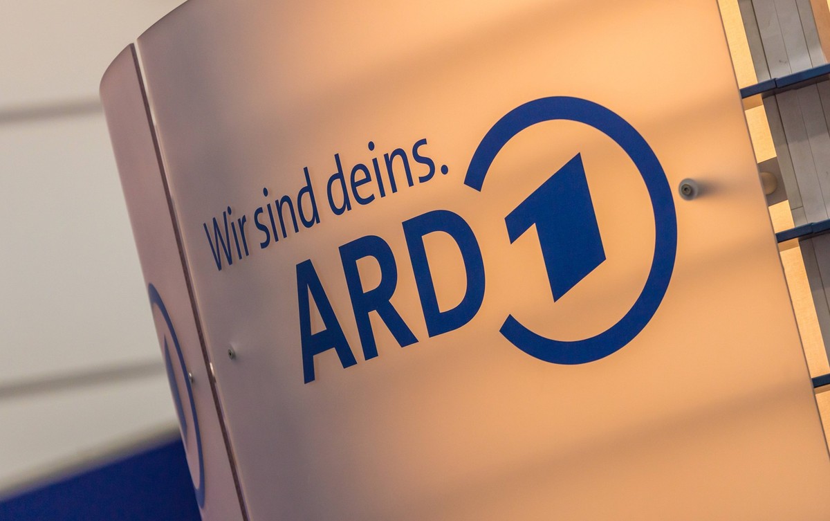 Nach drei Jahren der Abstinenz findet 2023 wieder die Leipziger Buchmesse statt. Wir sind Deins, das Logo der ARD Arbeitsgemeinschaft der öffentlich rechtlichen Rundfunksender Deutschlands MDR NDR, SW ...