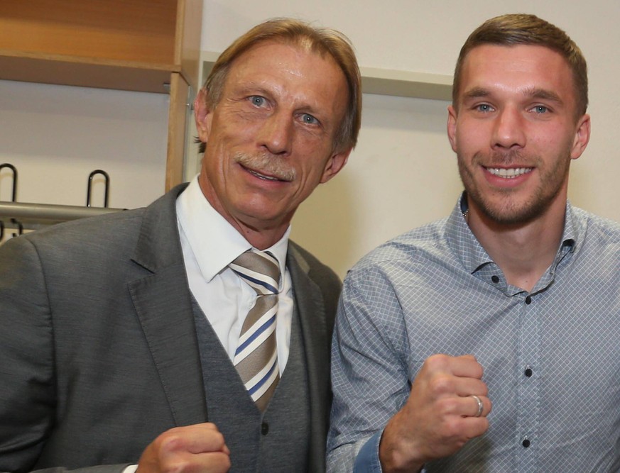 2015: Christoph Daum (l.) und Lukas Podolski bei einem Benefizturnier in Gummersbach.