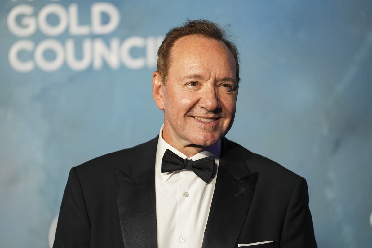 Kevin Spacey poses for photographers upon arrival at the amfAR, foundation for aids research, gala, at the Arsenale di Venezia, during the 82nd edition of the Venice Film Festival in Venice, Italy, on ...
