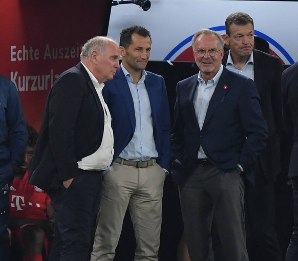 03.08.2019, Fussball GER, Saison 2019 2020, DFL Supercup Finale, Borussia Dortmund - FC Bayern Muenchen 2:0, v.li., Pr�sident Uli Hoeness, Uli Hoene� (Bayern Muenchen), Sportdirektor Hasan Salihamidzi ...