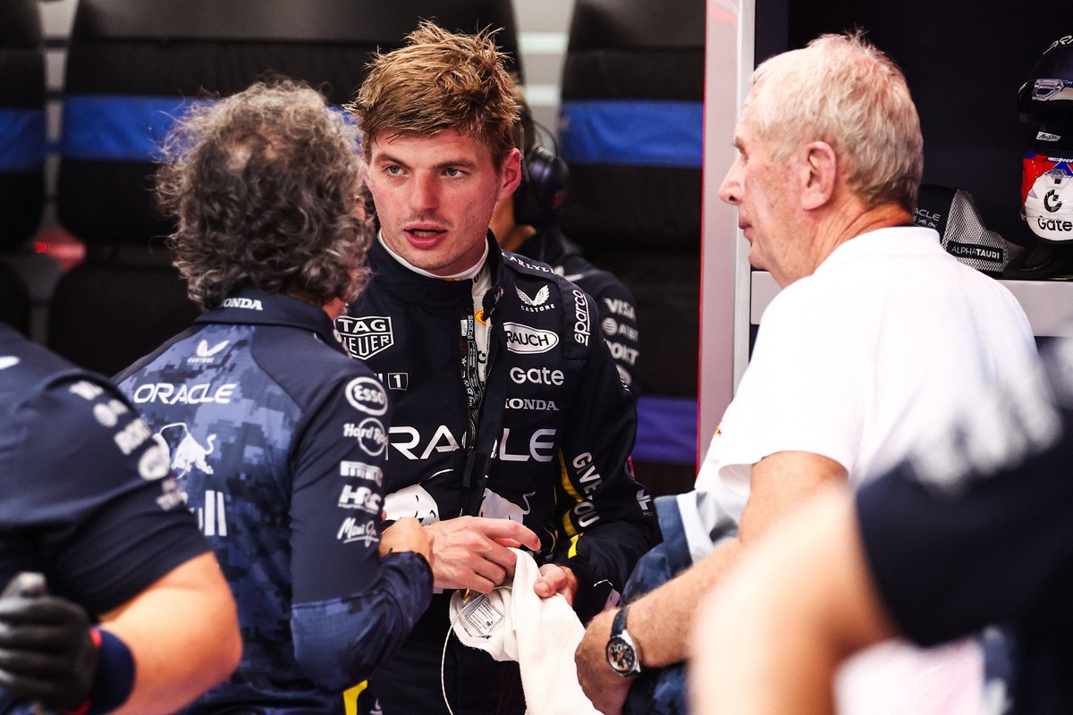 F1 - SINGAPORE GRAND PRIX 2025 VERSTAPPEN Max ned, Red Bull Racing RB21, portrait, MEKIES Laurent fra, CEO of Red Bull Racing, portrait and MARKO Helmut aut, Drivers Manager of Red Bull Racing, portra ...