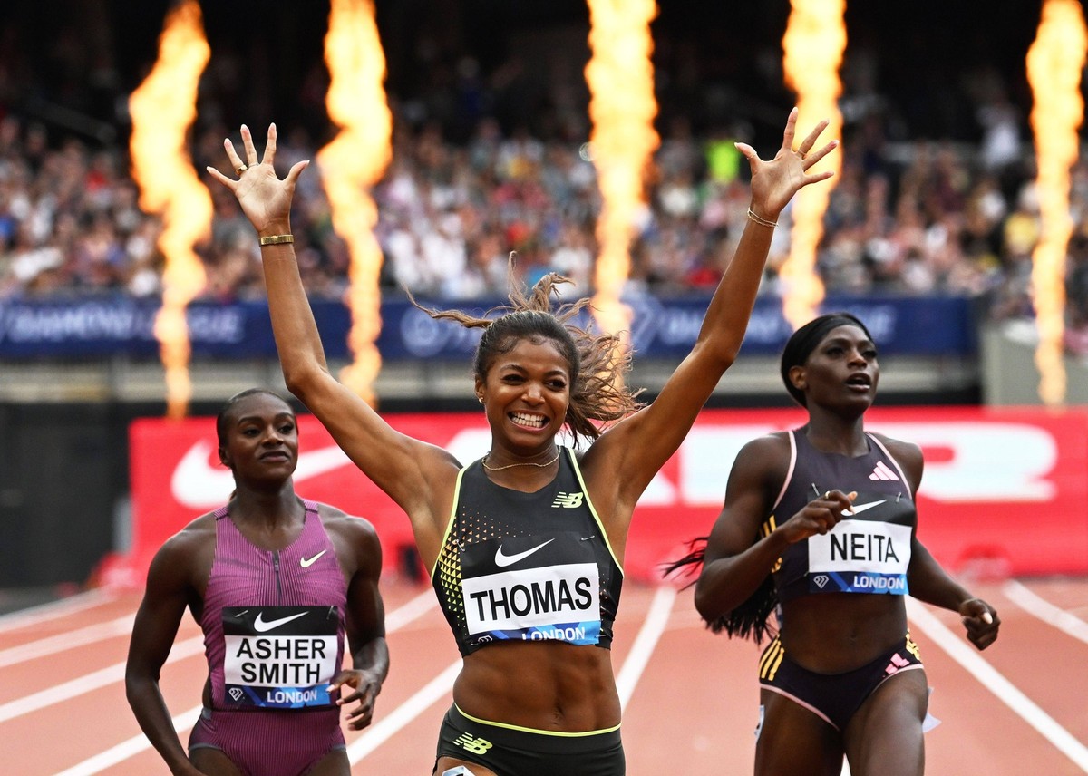 Gabrielle Thomas USA celebrates winning the Womens 200m at the London Stadium Diamond League Athletics, London, UK - 20 Jul 2024 PUBLICATIONxINxGERxSUIxAUTxHUNxGRExMLTxCYPxROUxBULxUAExKSAxONLY Copyrig ...