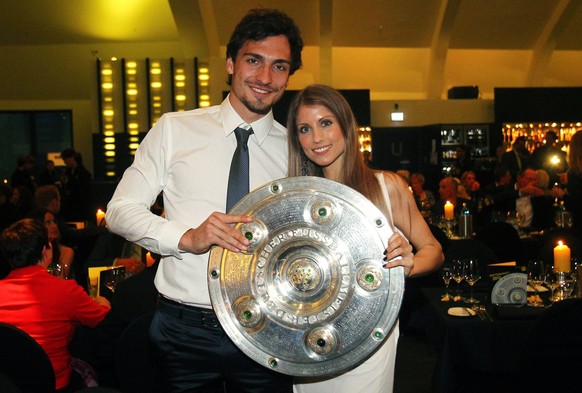 Mats und Ehefrau Cathy beim zweiten BVB-Meisterschaftsgewinn von Mats Hummels im Jahr 2012.