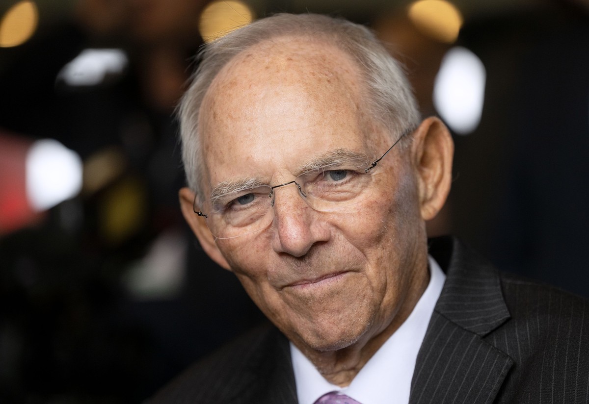 ARCHIV - 18.09.2022, Baden-Württemberg, Offenburg: Wolfgang Schäuble (CDU), ehemaliger Bundestagspräsident, nimmt an einem Festakt anlässlich seines 80. Geburtstags teil. (zu dpa: «Schäuble in Memoire ...
