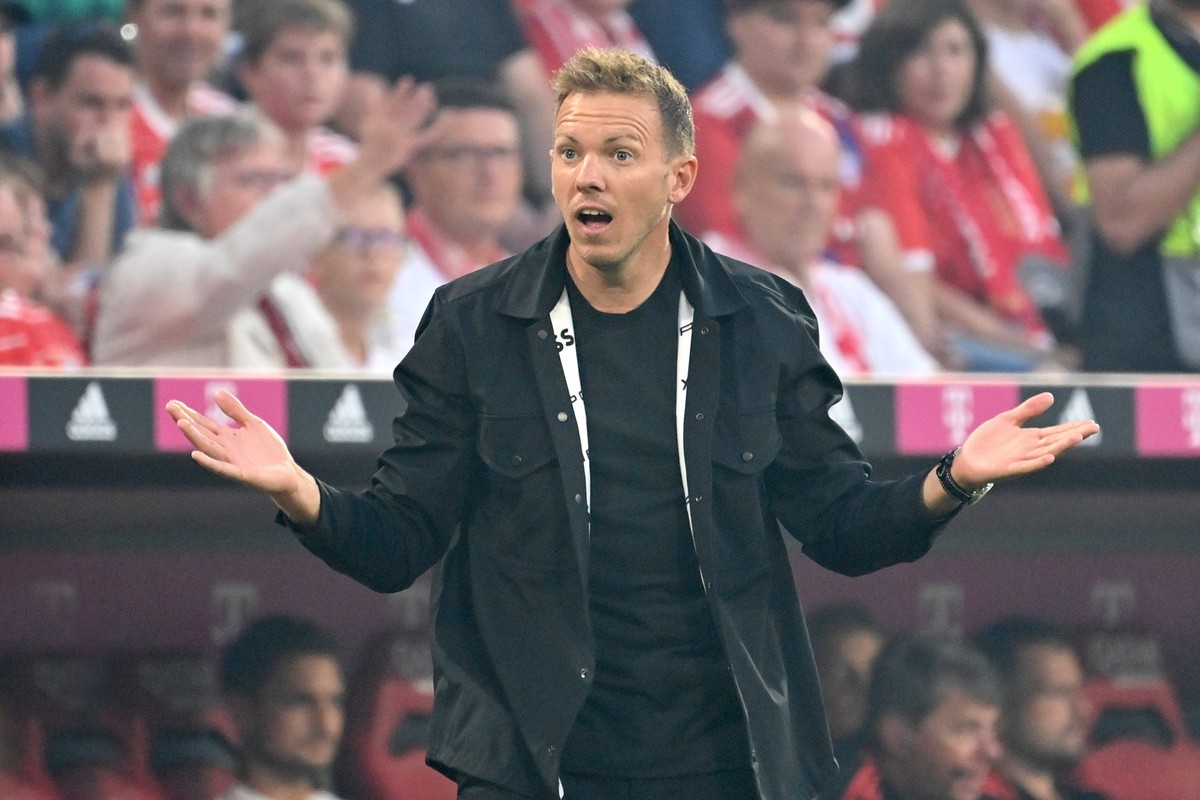 Trainer Julian NAGELSMANN Bayern Muenchen, ratlos,fassungslos,Gestik, Einzelbild,angeschnittenes Einzelmotiv,Halbfigur,halbe Figur. Fussball 1. Bundesliga Saison 2022/2023, 4.Spieltag, Spieltag04, FC ...