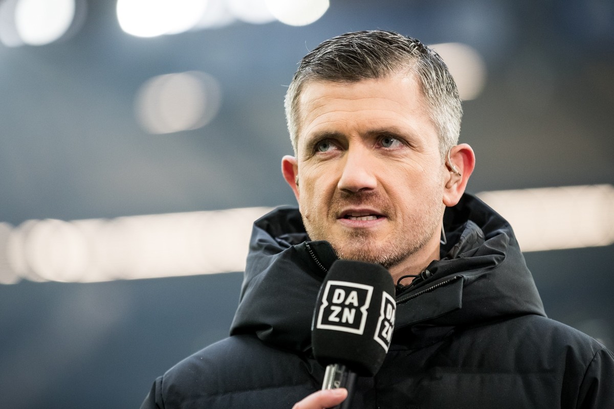 Sebastian Kneissl, DAZN Moderator 1. Fussball Bundesliga, FC Schalke 04 - 1. FC Koeln, Gelsenkirchen, VELTINS-Arena DFL REGULATIONS PROHIBIT ANY USE OF PHOTOGRAPHS AS IMAGE SEQUENCES AND/OR QUASI-VIDE ...