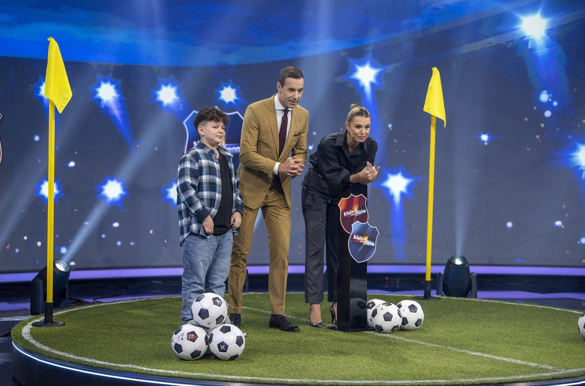 ARD/NDR KLEIN GEGEN GROSS - DAS UNGLAUBLICHE DUELL, am Samstag (02.03.24) um 20:15 Uhr im ERSTEN.
Sofian (11 Jahre), Kai Pflaume, Laura Wontorra
© NDR/Thorsten Jander, honorarfrei - Verwendung gemäß d ...