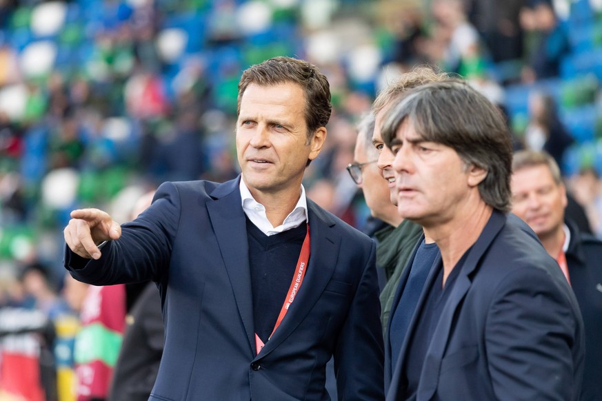 Belfast, Nordirland 09.09.2019, UEFA EM Qualifikation, Runde 6, Gruppe C, Nordirland - Deutschland, Manager Oliver Bierhoff (GER) und Trainer Joachim Loew (GER) Schaut, looks on ( Belfast Windsor Park ...