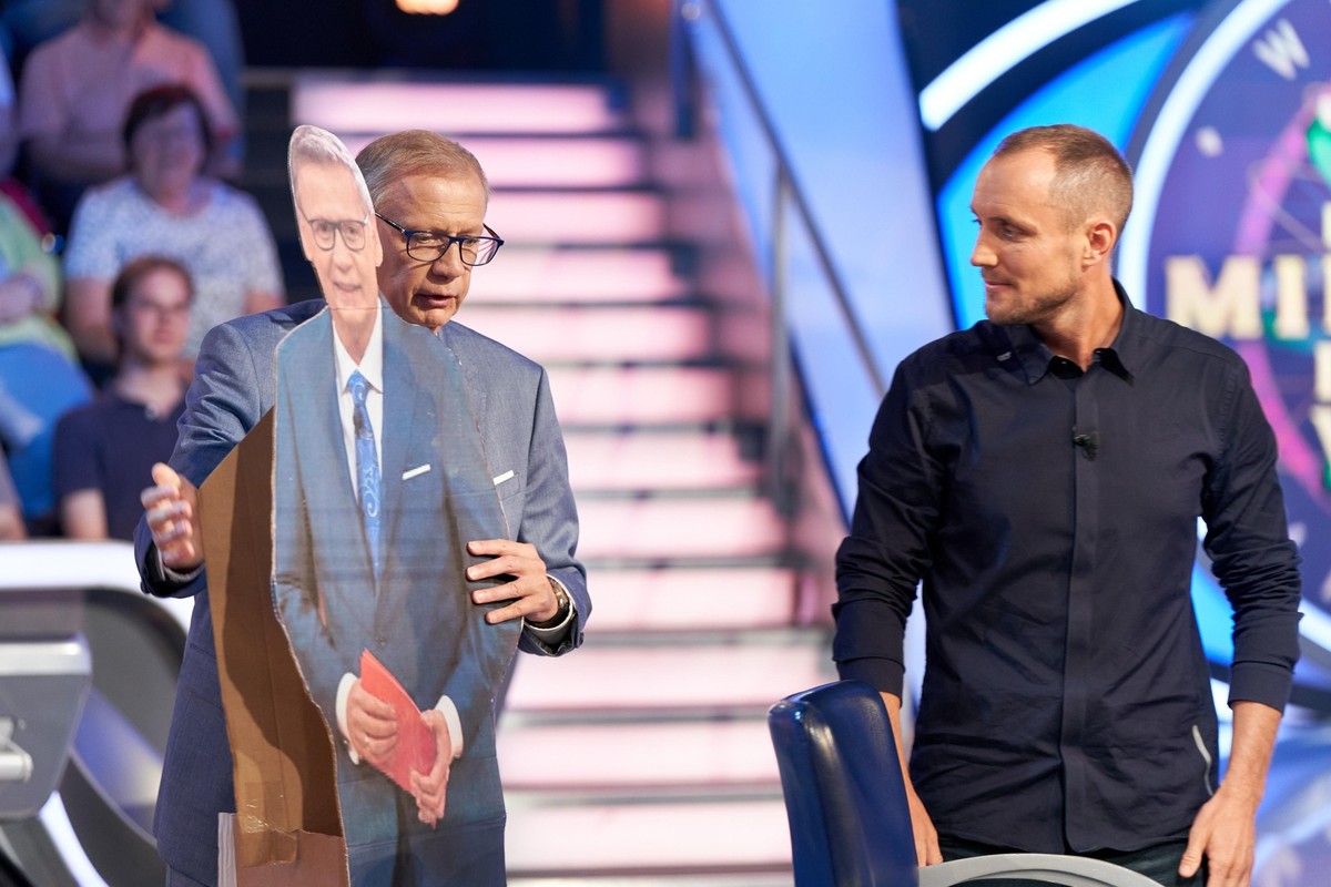 Günther Jauch (l.) und Matthias Rütten
+++ Die Verwendung des sendungsbezogenen Materials ist nur mit dem Hinweis und Verlinkung auf RTL+ gestattet. +++