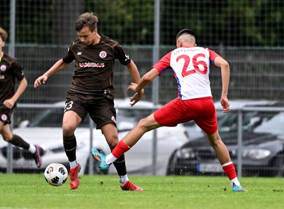 10.09.2022, xpsx, Fussball U19 A-Jugend DFB Pokal, Kickers Offenbach - 1.FC St. Pauli v.l. Max Marie Pauli, Noah Vuko OFC DFL/DFB REGULATIONS PROHIBIT ANY USE OF PHOTOGRAPHS as IMAGE SEQUENCES and/or  ...