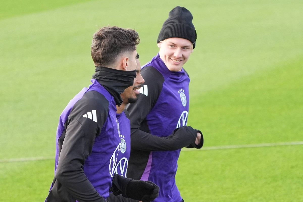 Kai Havertz Deutschland Germany, 07 und Julian Brandt Deutschland Germany - Frankfurt 12.11.2024: Training der Deutschen Nationalmannschaft *** Kai Havertz Germany Germany, 07 and Julian Brandt German ...