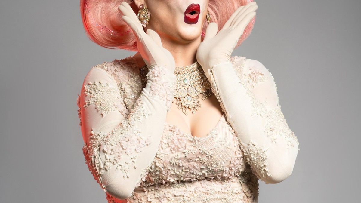 Drag Queen Valerie Divine: Leben als queere Künstlerin in Ungarn – Ein Kampf um Freiheit?
