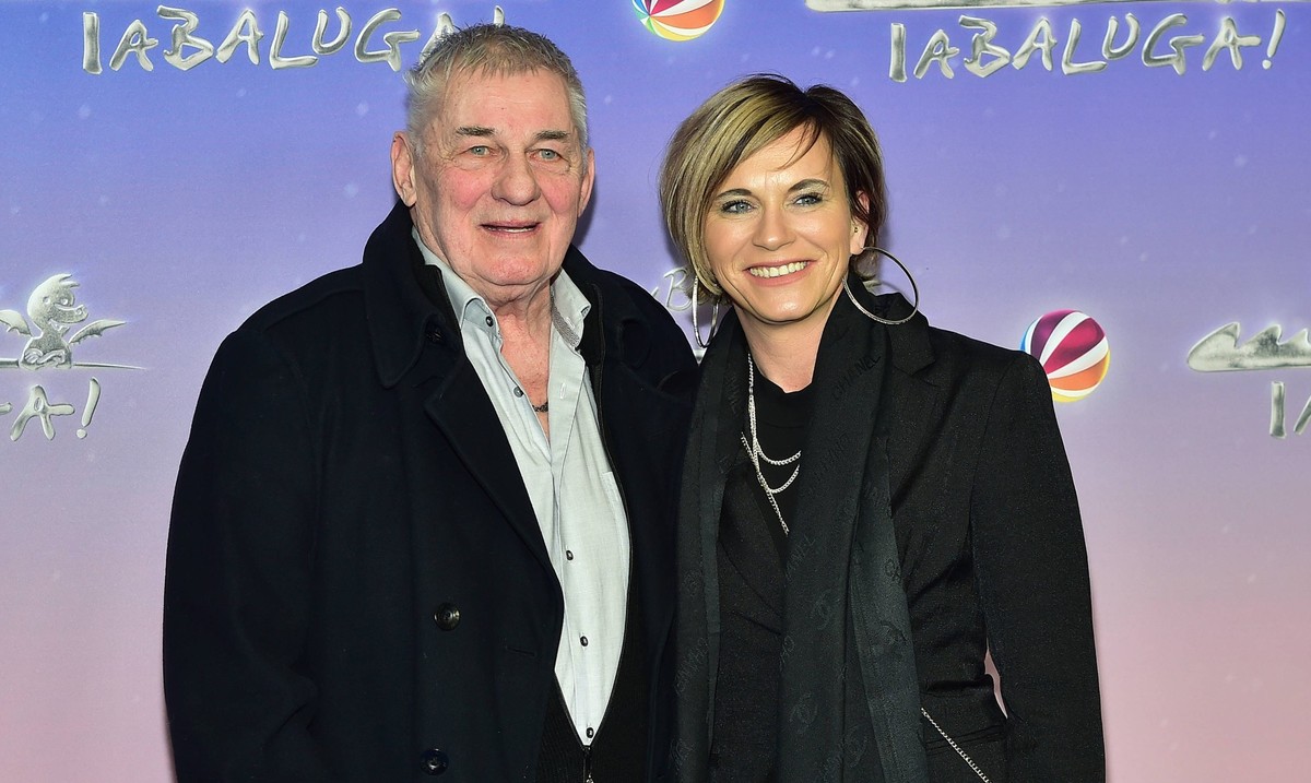 40 Jahrte ãHappy Birthday TabalugaÒ Annika Kärsten-Hoenig, Ehefrau von Heinz Hoenig Ankœnft blauer Teppich zur Premiere von 40 Jahre ãHappy Birthday TabalugaÒ am 27. März im Zoo Palast in Berlin *** 4 ...