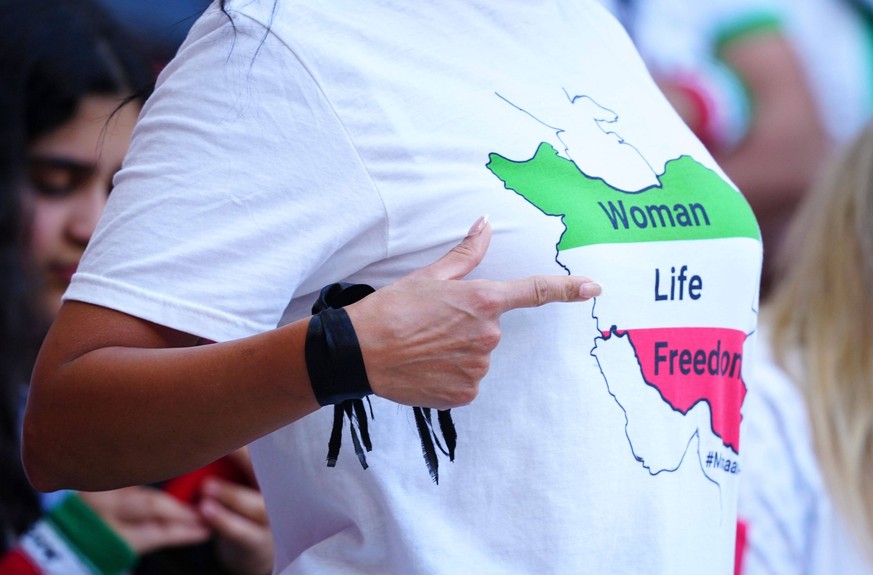 Mandatory Credit: Photo by Javier Garcia/Shutterstock 13634738a Female Iranian fans show their support for protests in Iran Wales v Iran, FIFA World Cup, WM, Weltmeisterschaft, Fussball 2022, Group B, ...