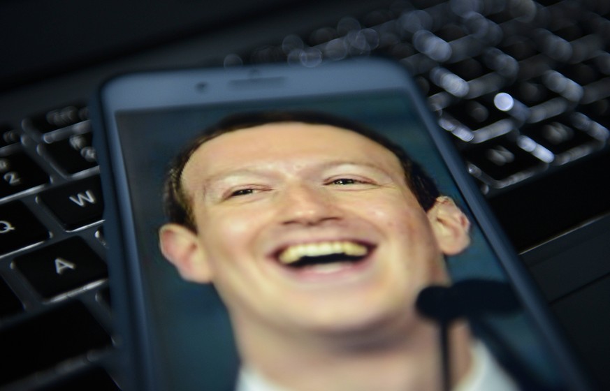 April 30, 2018 - Poland - A pixelated photo of Facebook founder and CEO Mark Zuckerberg on an iPhone in this photo illustration on April 30, 2018. Poland PUBLICATIONxINxGERxSUIxAUTxONLY - ZUMAn230 201 ...