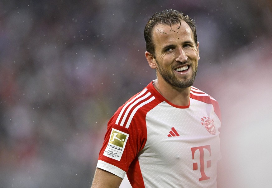 Sport Bilder des Tages Harry Kane FC Bayern Muenchen FCB 09 FC Bayern Muenchen FCB vs FC Augsburg FCA 27.08.2023 DFL REGULATIONS PROHIBIT ANY USE OF PHOTOGRAPHS AS IMAGE SEQUENCES AND/OR QUASI-VIDEO F ...