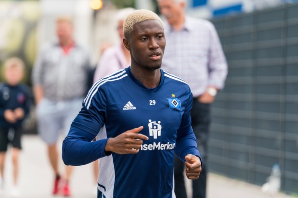 Aaron Opoku Hamburger SV 29 Training Hamburger SV, Saison 2022/2023, 13.07.2022 /Marcel von Fehrn Training Hamburger SV, Saison 2022/2023, 13.07.2022 Hamburg *** Aaron Opoku Hamburger SV 29 training H ...