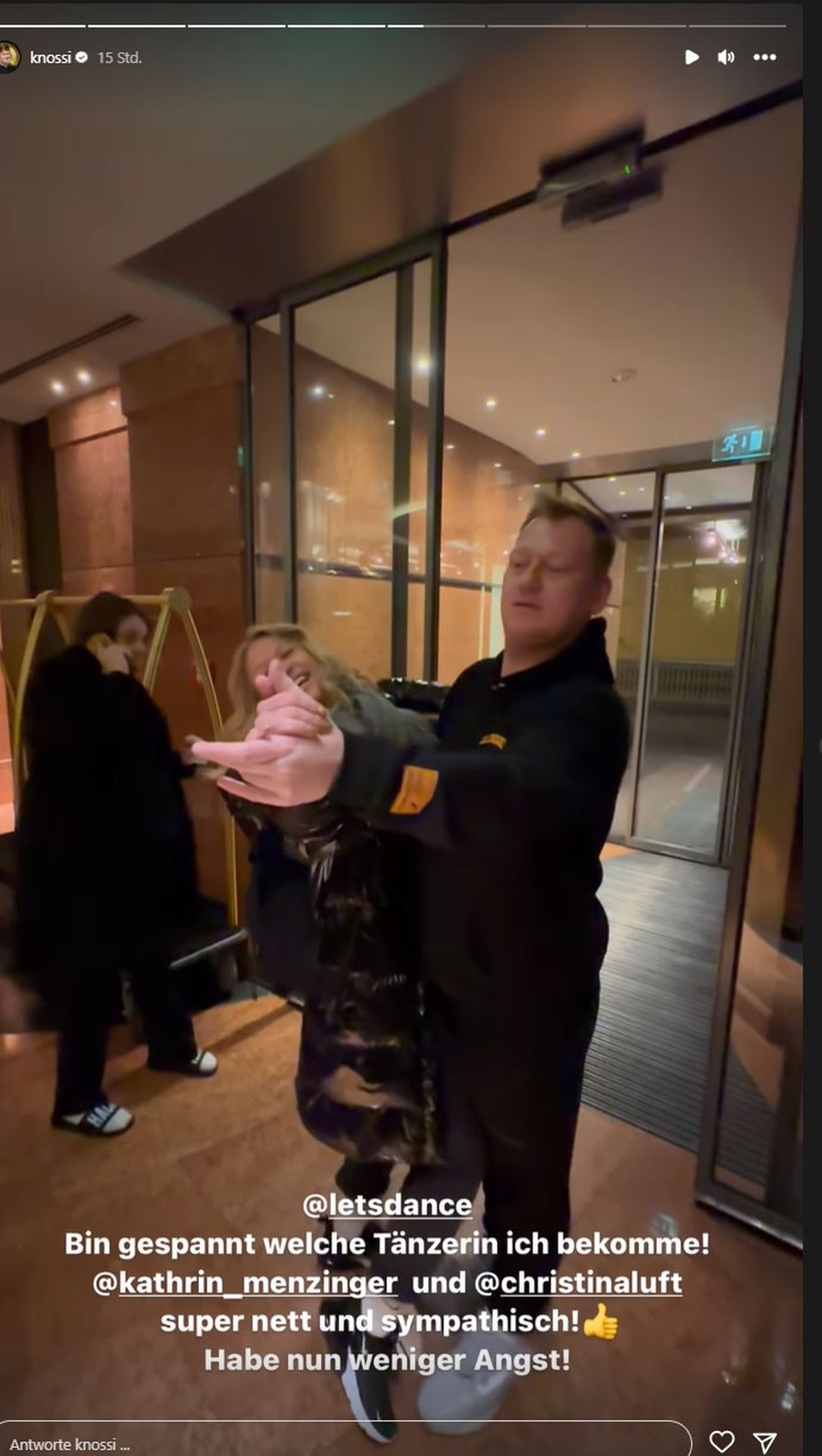 Knossi unternimmt erste Tanzversuche für "Let's Dance".