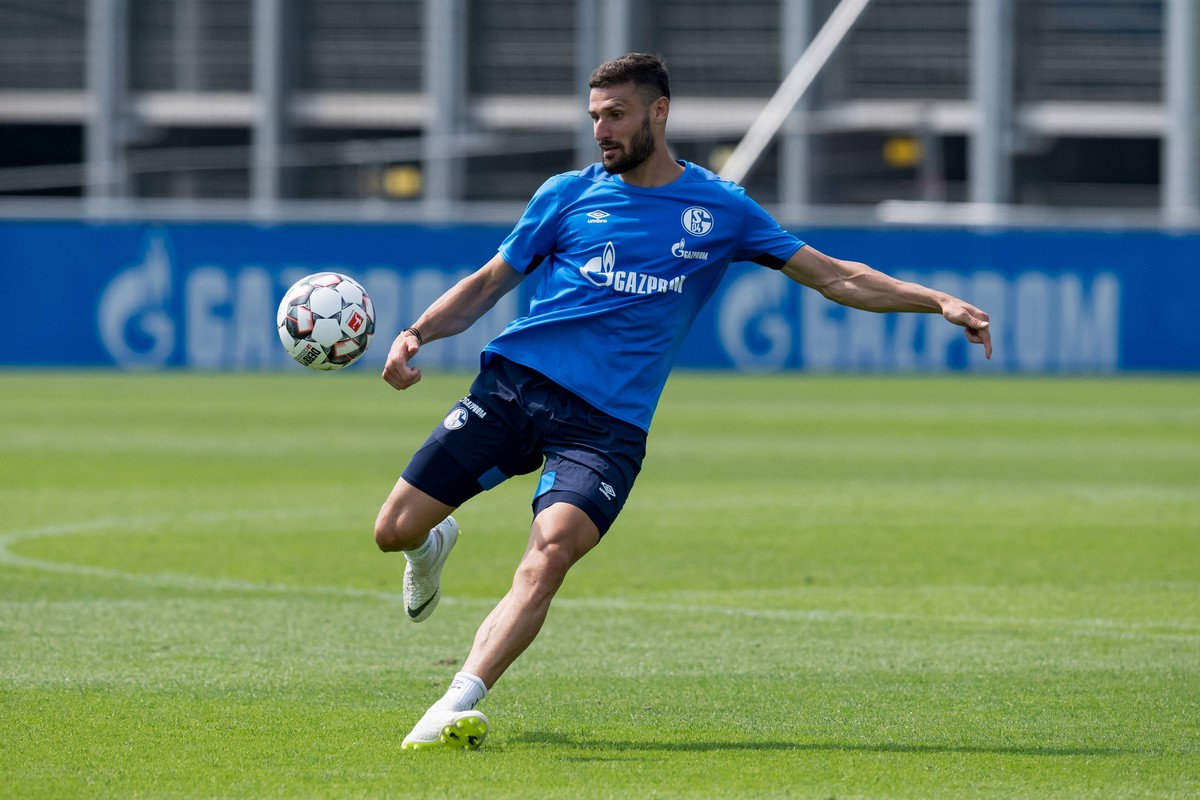 Gelsenkirchen, Germany, 20.07.2018, 1. Bundesliga, Training FC Schalke 04, Daniel Caligiuri (S04) in aktion ( DeFodi001 *** Gelsenkirchen Germany 20 07 2018 1 Bundesliga practice FC Schalke 04 Daniel  ...