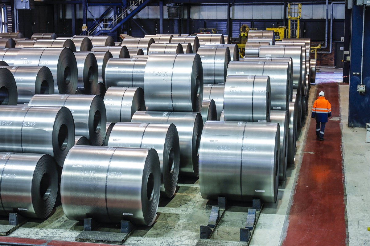 22.05.2019, Duisburg, Ruhrgebiet, Nordrhein-Westfalen, Deutschland - ThyssenKrupp Steel Europe, Stahlproduktion im Huettenwerk, Stahlcoils stehen im Lager fertig zum Versand. Duisburg Nordrhein-Westfa ...
