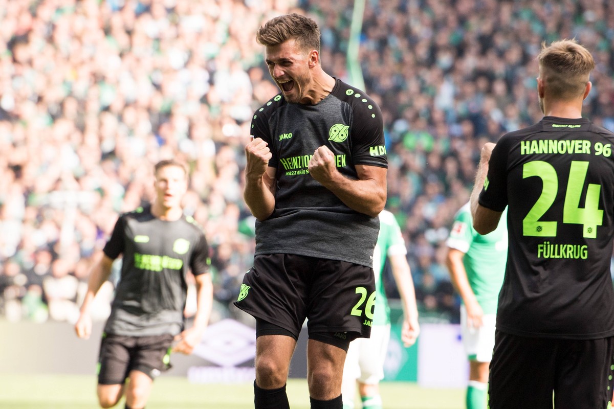 So ausgelassen jubelte Weydandt über sein erstes Bundesliga-Tor gegen Bremen.