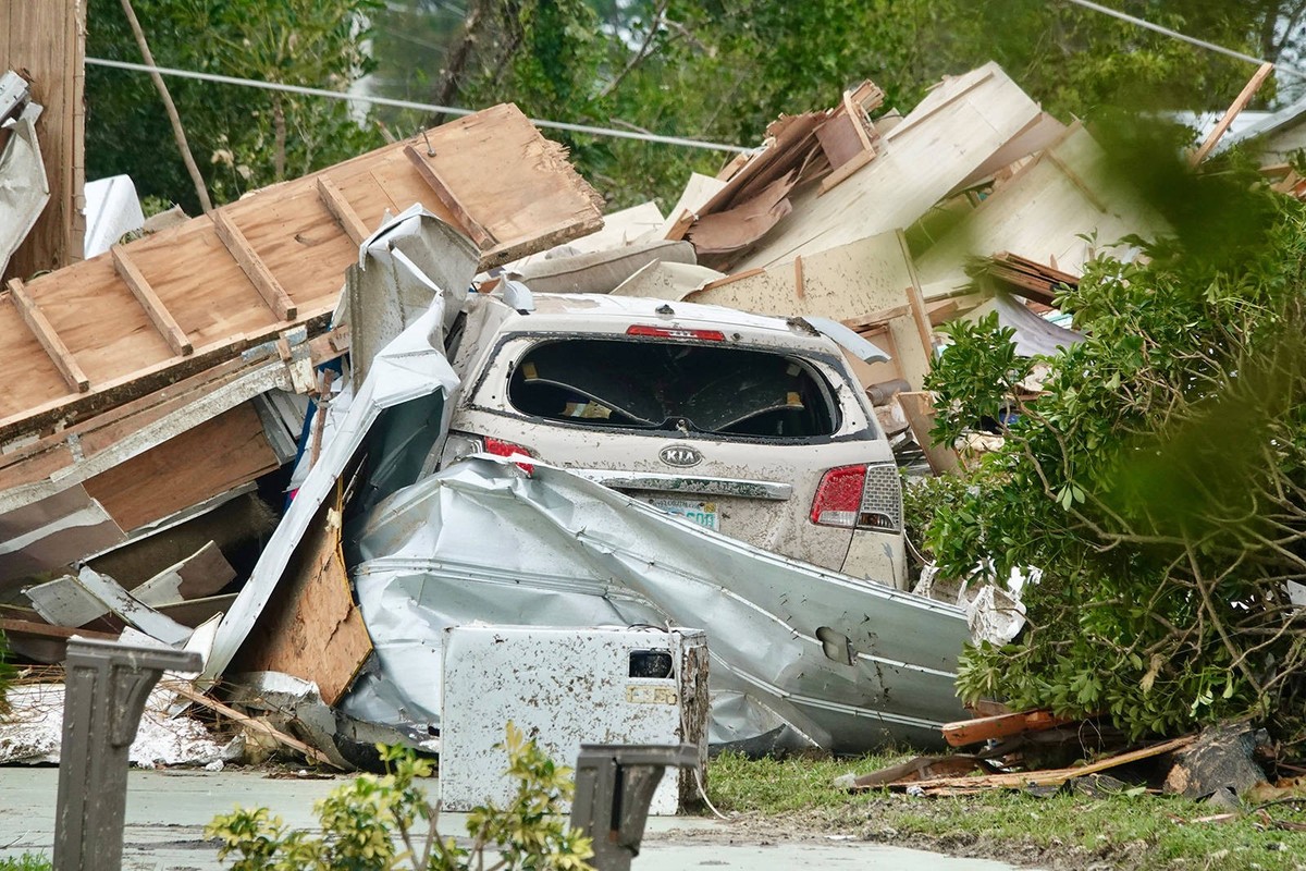 US-NEWS-WEA-MILTON-SCENE-FL Damage from suspected tornadoes that ripped through the Spanish Lakes County Club Village in Fort Pierce, that spun off of Hurricane Milton overnight on Thursday, Oct. 10,  ...