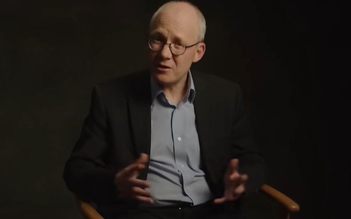 Andrew Lee ist Professor für Volkswirtschaftslehre.