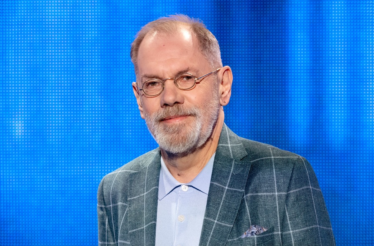 ARD GEFRAGT - GEJAGT mit Moderator Alexander Bommes, immer montags bis freitags um 18:00 Uhr im Ersten.
Gefragt-Gejagt: Der Jäger Klaus Otto Nagorsnik - &quot;Der Bibloithekar&quot;
© ARD/Uwe Ernst, h ...