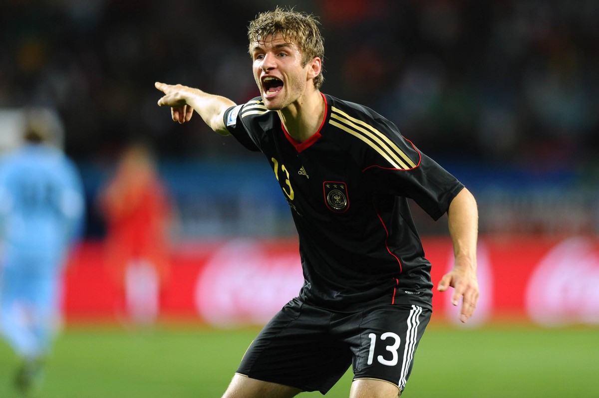 Bildnummer: 06155820 Datum: 10.07.2010 Copyright: imago/Sven Simon
Thomas MUELLER (GER),halbe Figur,Gestik,schreit., Uruguay (blau) - Deutschland (schwarz); Fussball Herren WM Nationalteam L�nderspie ...