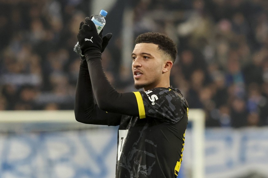 Jadon Sancho Borussia Dortmund klatscht in die Haende, 1. Bundesliga, SV Darmstadt 98 vs Borussia Dortmund, Merck-Stadion am Boellenfalltor, 13.01.2024, Darmstadt, Deutschland. *** Jadon Sancho Boruss ...