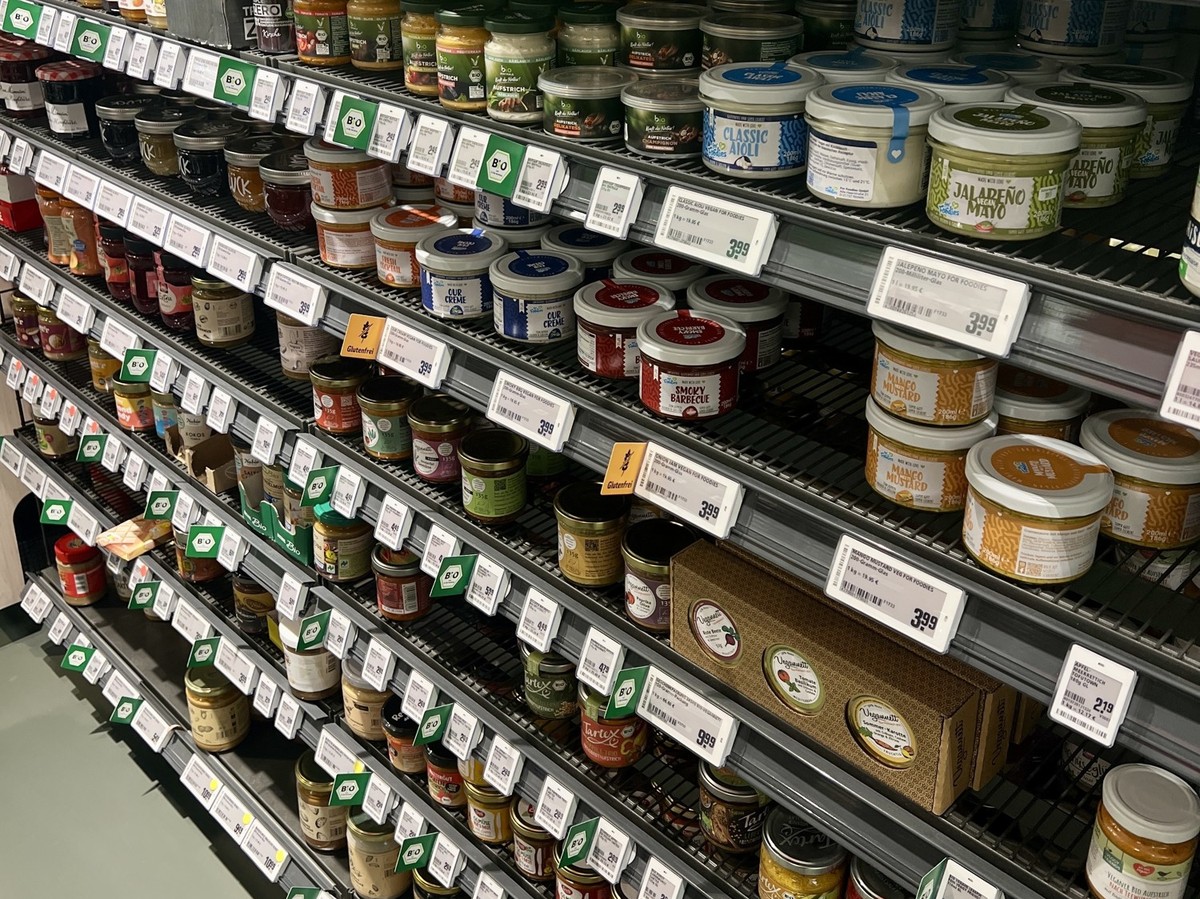 Vegane Aufstriche im REWE voll pflanzlich