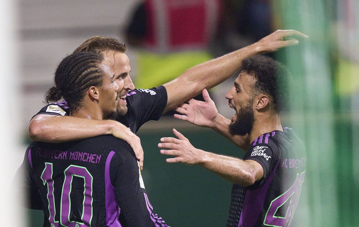 Harry Kane, FCB 9 celebrates his goal, happy, laugh, celebration, 0-2 in action in the match SV WERDER BREMEN - FC BAYERN MUENCHEN on Aug 18, 2023 in Bremen, Germany. Season 2023/2024, 1.Bundesliga, F ...