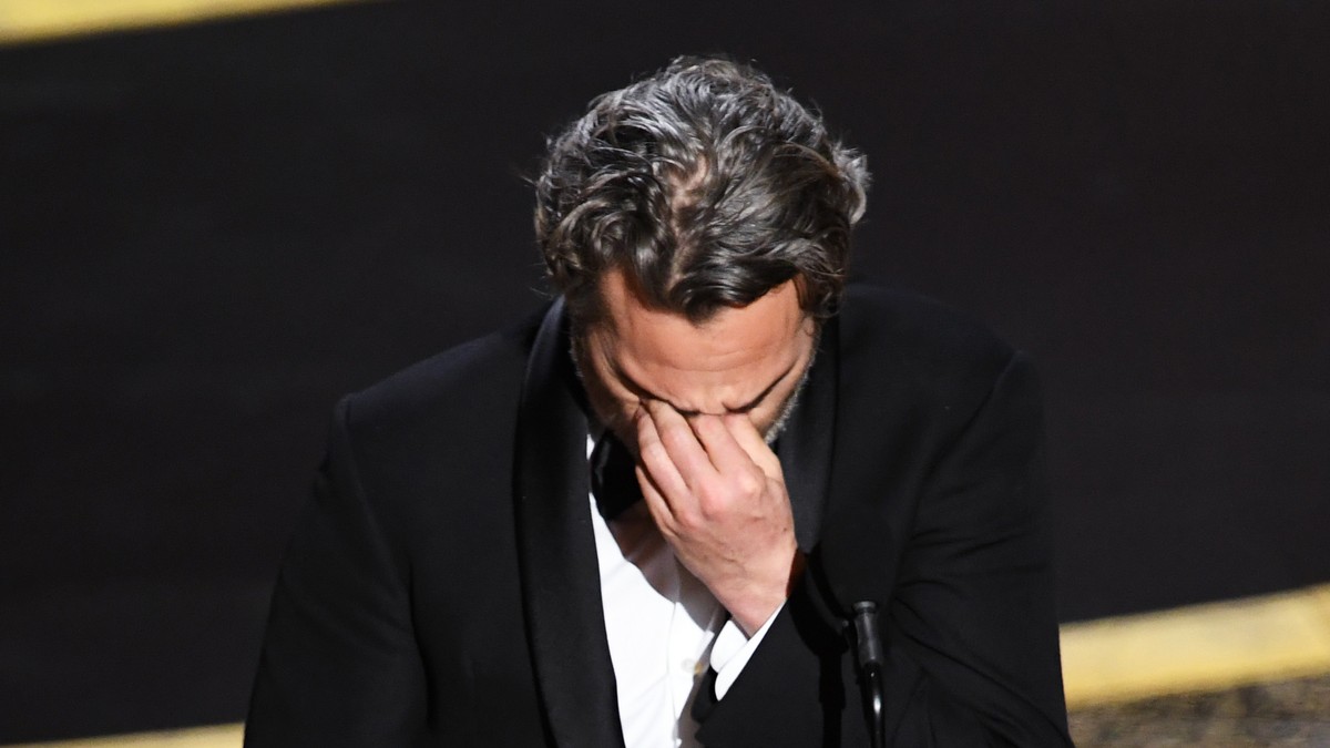 Joaquin Phoenix Spricht Bei Oscars Uber Nachhaltigkeit Zitiert Verstorbenen Bruder Watson