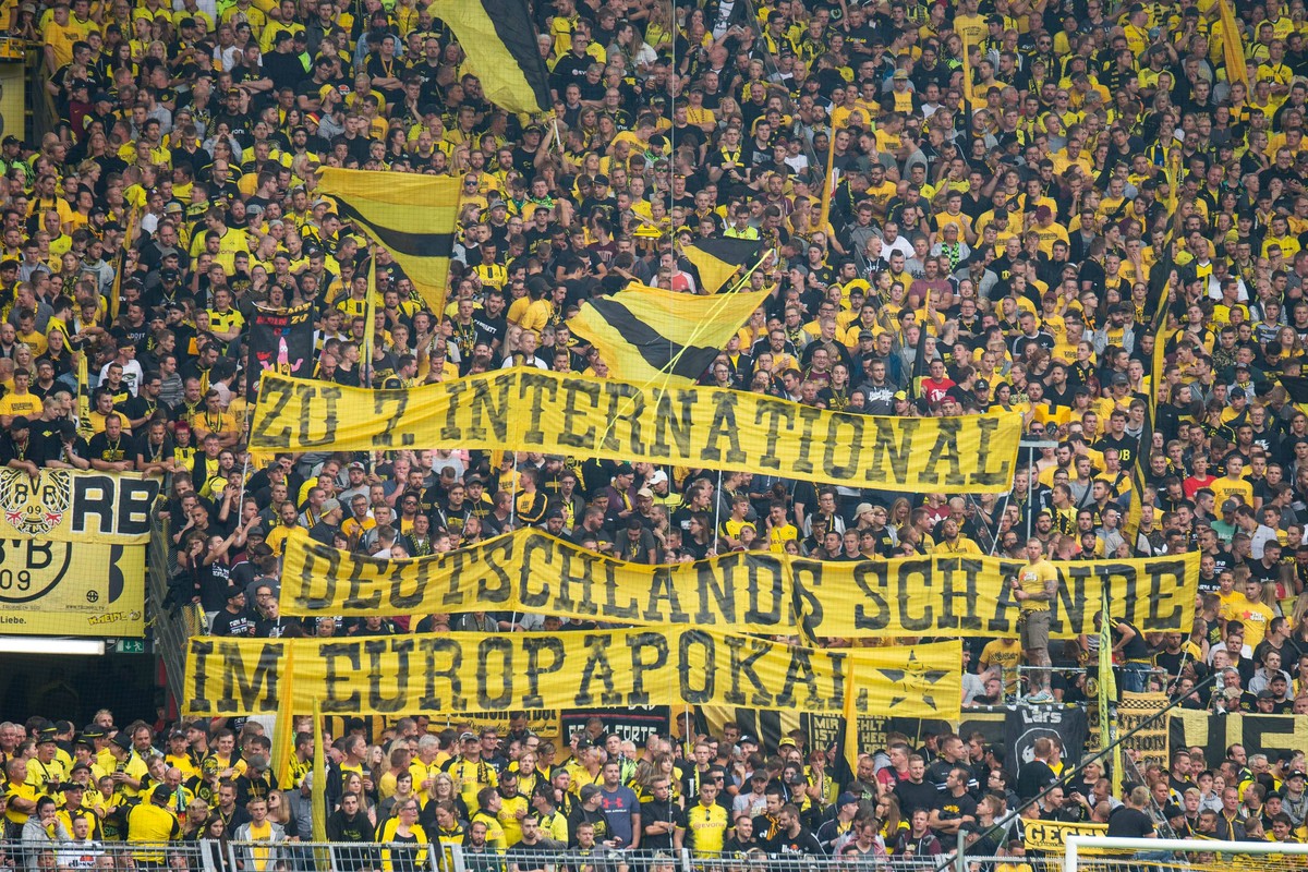 26.08.2018, xkvx, Fussball 1. Bundesliga, Borussia Dortmund - RB Leipzig emspor, v.l. BVB Fans / Dortmund / Anti RB (DFL/DFB REGULATIONS PROHIBIT ANY USE OF PHOTOGRAPHS as IMAGE SEQUENCES and/or QUASI ...