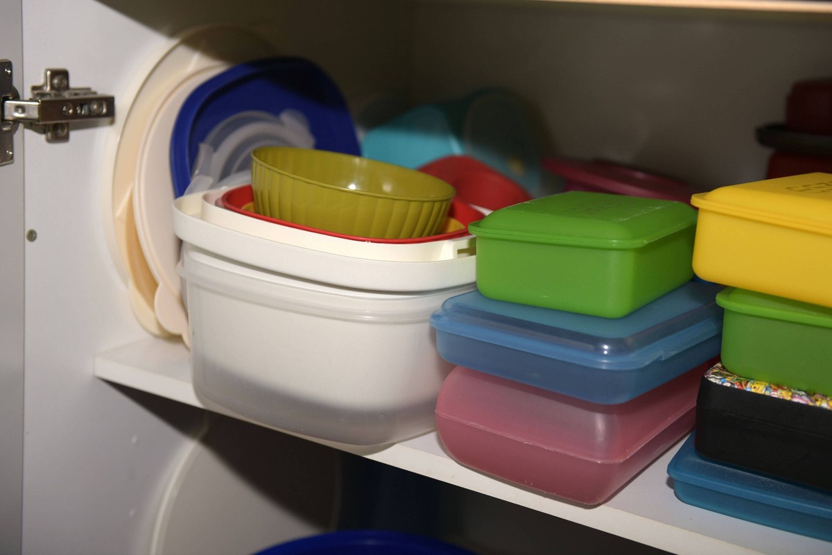 23.03.2020, Tupper-Sch¸sseln in einer K¸che in Kaufbeuren. 23.03.2020, Tupperware 23.03.2020, Tupperware *** 23 03 2020, Tupper Bowls in a kitchen in Kaufbeuren 23 03 2020, Tupperware 23 03 2020, Tupp ...