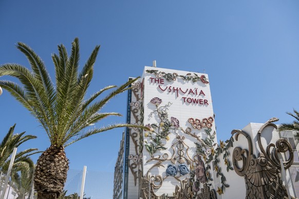Ushuaia Tower Hotel , Playa del Bossa, Eivissa, Balearen, Spanien, Europa Ushuaia Tower Hotel , Hotel and Club, Playa del Bossa, Platja d en Bossa, Eivissa, Balearen, Spanien, Europa *** Ushuaia Tower ...