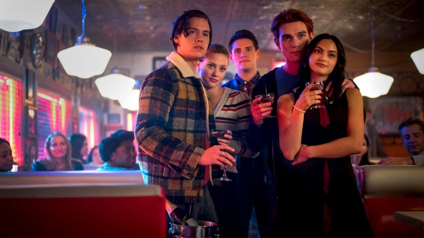 Der Zeitsprung in "Riverdale" hat zu einigen Logikfehlern geführt.