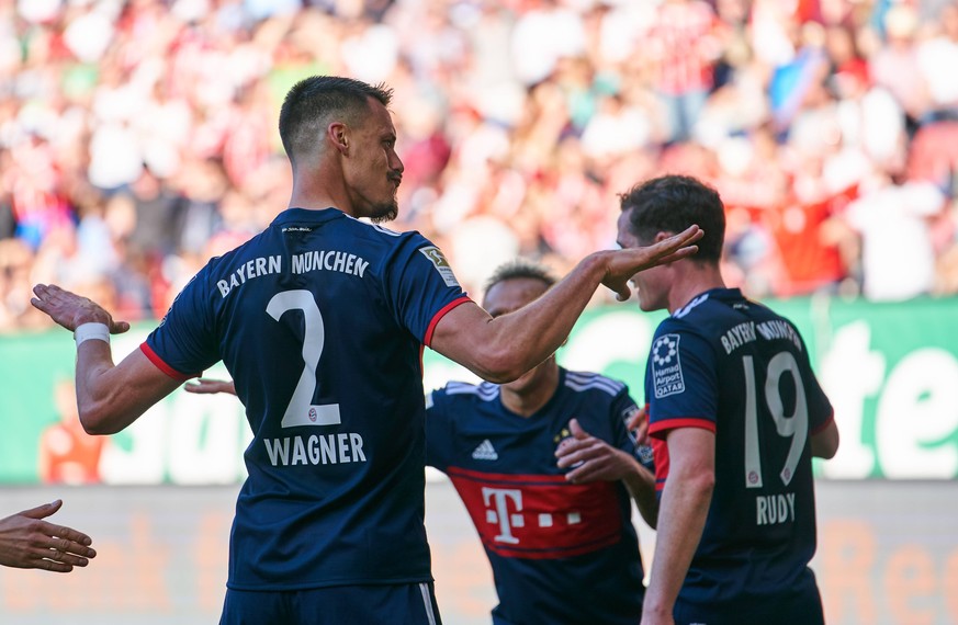 Sandro WAGNER, FCB 2 Torjubel, Jubel nach dem Tor zum 1-4 Jubel, jubeln, jubelt, Freude, Emotionen, Feiern, Lachen, jubelt, freuen, reisst die Arme hoch, ballt die Faust Ganzfigur, Aktion, Portrait, E ...