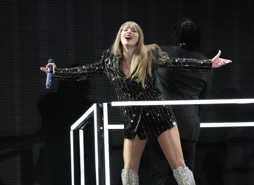 Taylor Swift performs during &quot;The Eras Tour,&quot; Monday, Aug. 7, 2023, at SoFi Stadium in Los Angeles. (AP Photo/Chris Pizzello)