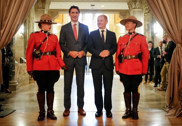 Bundeskanzler Olaf Scholz (3. v.l.) mit Kanadas Premierminister Justin Trudeau.
