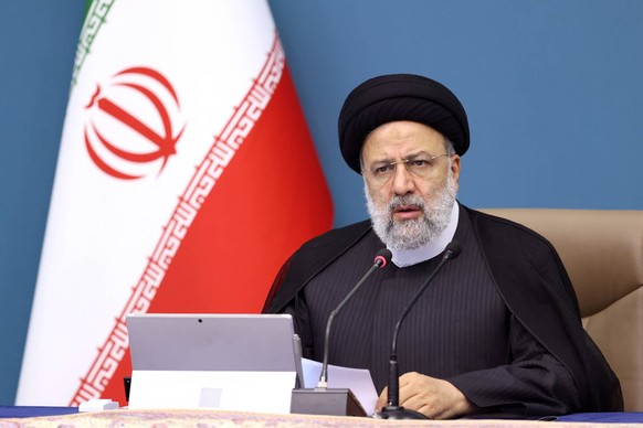 Die Iraner:innen fordern unter anderem die Abschaffung des Präsidenten.