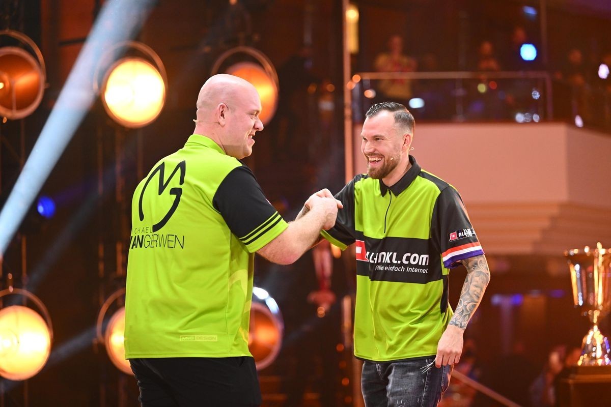 Michael van Gerwen hat einen neuen, besten deutschen Freund: Kevin Großkreutz.