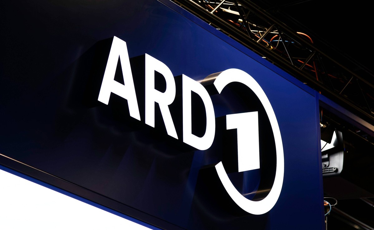21.08.2024, Spielemesse gamescom in Köln. Logo am Stand von ARD. 21.08.2024, Spielemesse gamescom in Köln 21.08.2024, Spielemesse gamescom in Köln *** 21 08 2024, games fair gamescom in Cologne Logo a ...