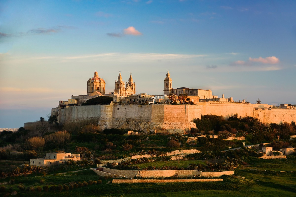 Mdina ist hübsch. Aber vom Schockoladenkuchen sollte man die Finger lassen.