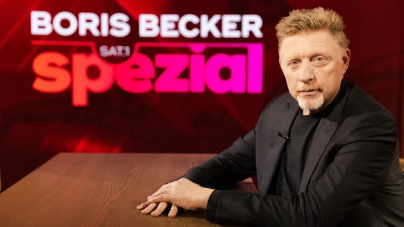 HANDOUT - 20.12.2022, -: Ex-Tennisstar Boris Becker sitzt vor dem Schriftzug &quot;Boris Becker Sat.1 Spezial&quot;. Er gab ein Exklusiv-Interview, das in der Sendung «Sat.1 Spezial. Boris Becker» am  ...