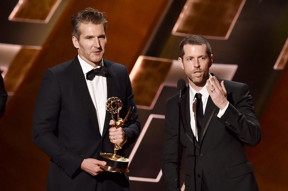 David Benioff (links) und D. B. Weiss: Die Produzenten nahmen hier 2015 in Los Angeles den Emmy Award für "GoT" entgegen.