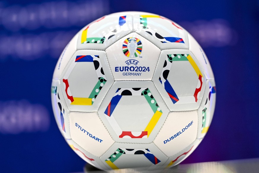 UEFA EURO, EM, Europameisterschaft,Fussball 2024 Ball bei der Vorstellung der Planungen f