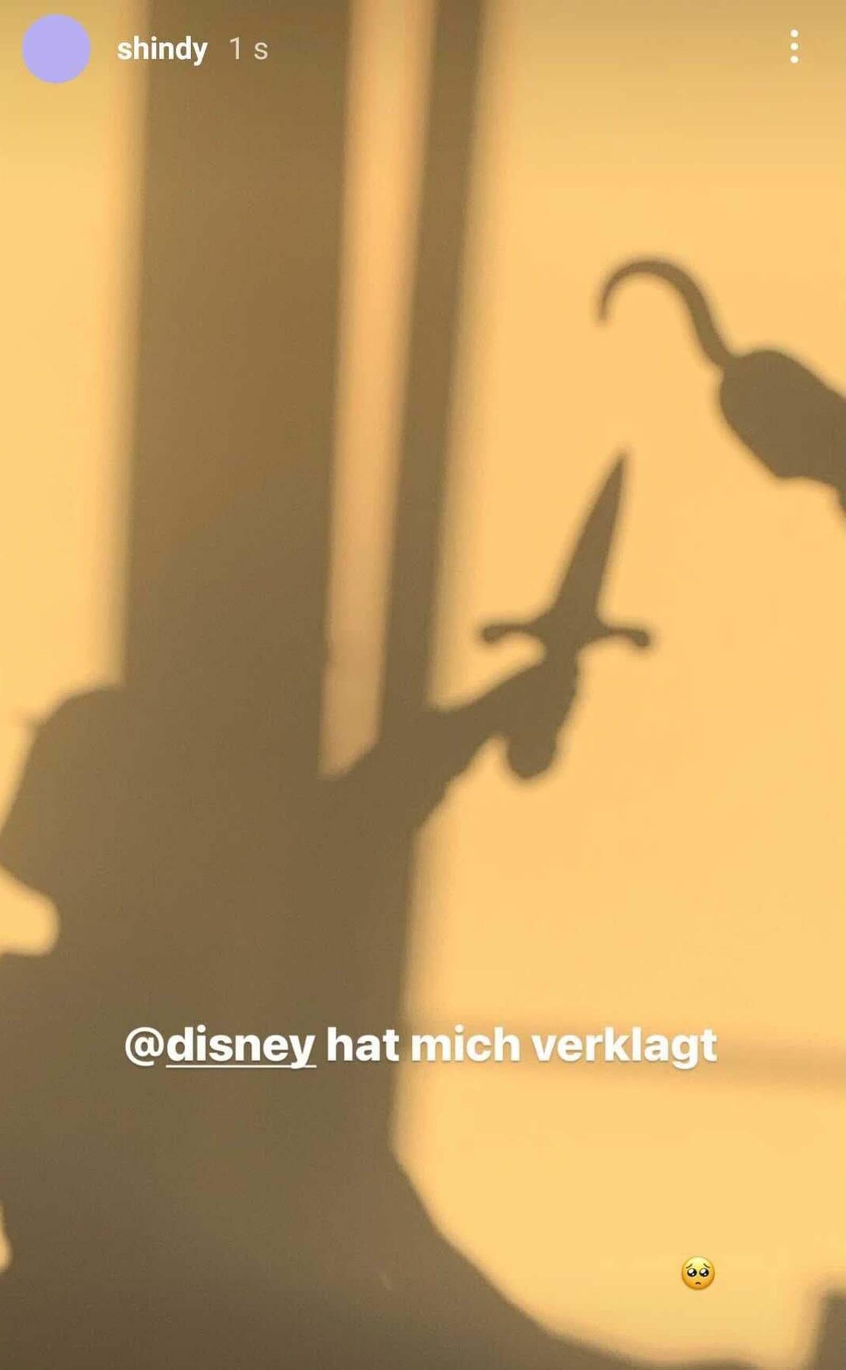 Shindy machte öffentlich, dass Disney ihn womöglich wegen des Samples verklagt hat.