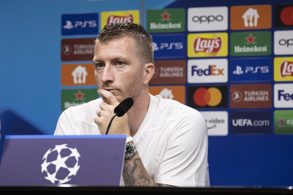 05.09.2022, Nordrhein-Westfalen, Dortmund: Fußball: Champions League, 1. Spieltag, Pressekonferenz von Borussia Dortmund vor dem Champions League-Spiel gegen den FC Kopenhagen. Dortmunds Kapitän Marco ...