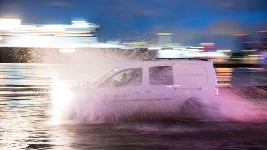 In Hamburg gab's Aquaplaning deluxe.